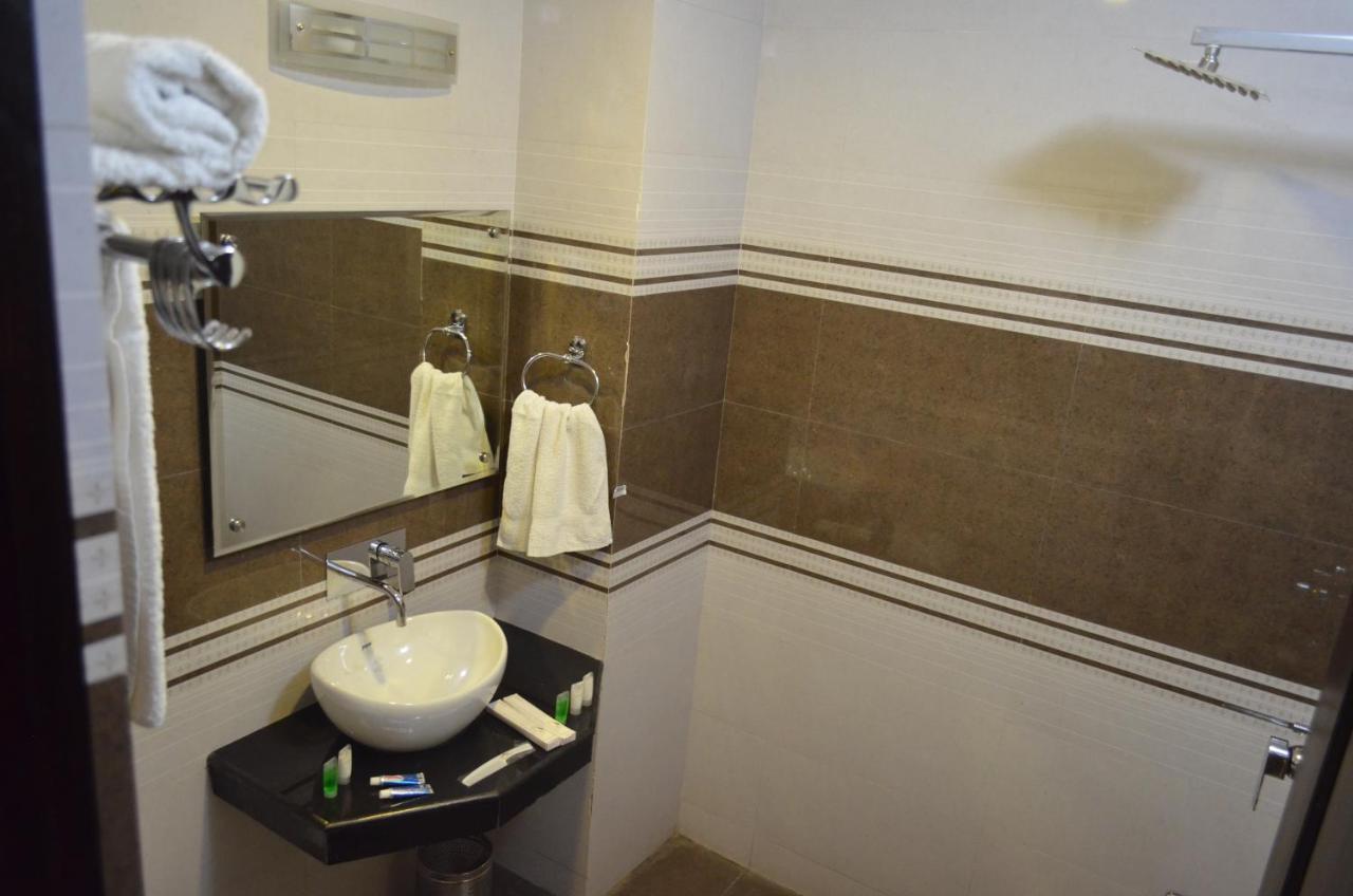 Hotel The Valley View Kashmir Srinagar  Ngoại thất bức ảnh